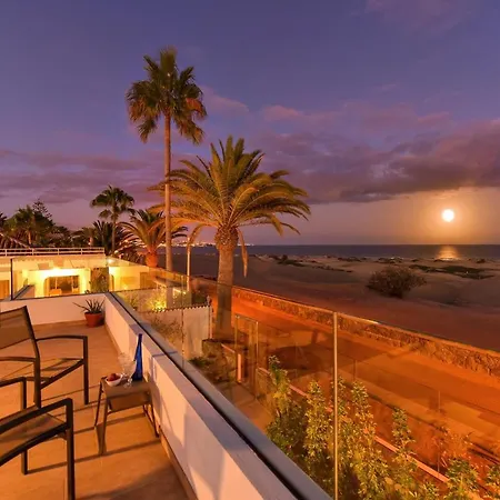 Golden Sahara By Villagrancanaria *